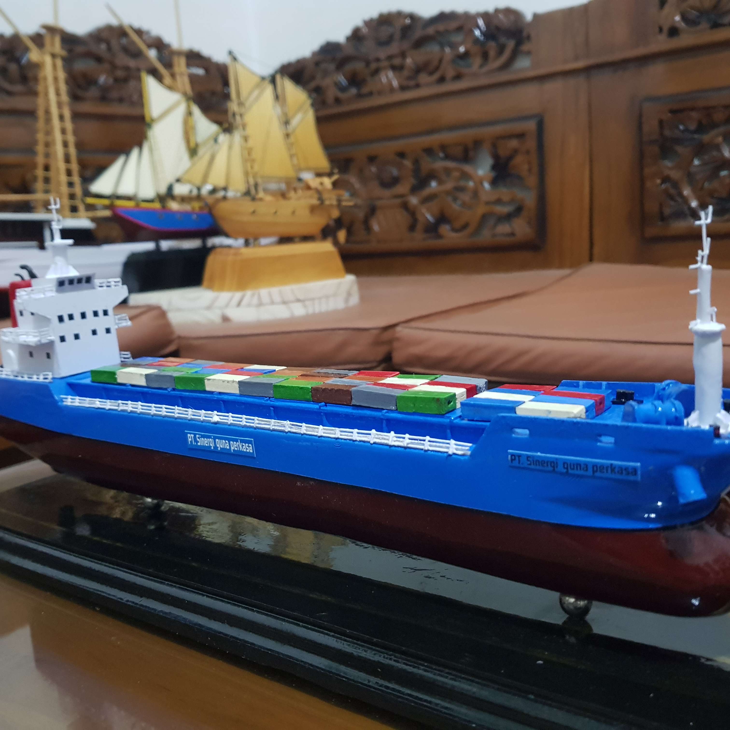miniatur kapal tanker cargo