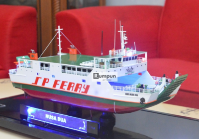 Miniatur Kapal RO-RO Ferry Nusa Dua