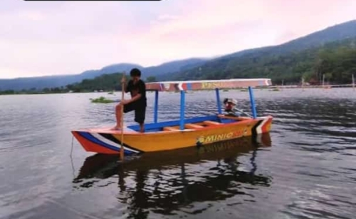 Pak Samsu Rawa Pening Boat